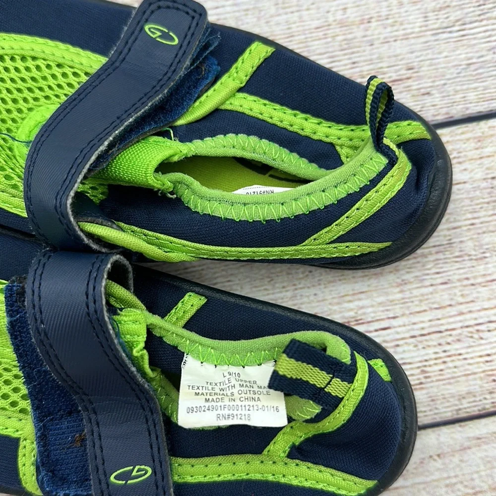 Champion Green and Navy Water Shoes Size 9/10